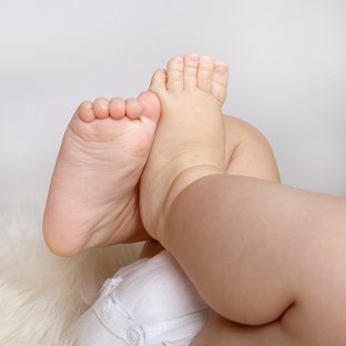 Baby feet 5-16-11-2