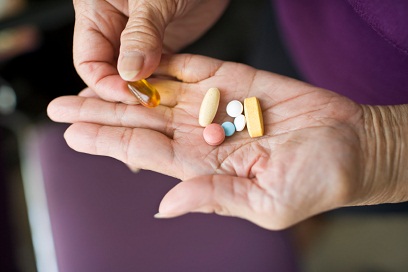 Pills in older woman's hands 10-4-11 (2)