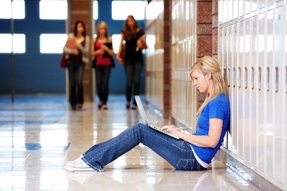 Student in hallway 12-5-11 (2)